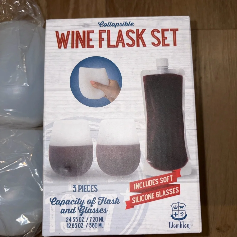 Collapsible Wine Flask Set Silicone Travel Wine Bottle & 2 Glasses New
